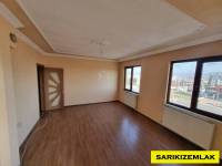 Edremit Kadıköy`de yan yol üzeri 2+1 satılık daire